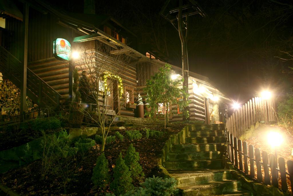 Hotel Koliba U Cerneho Medveda Zlín Exterior foto